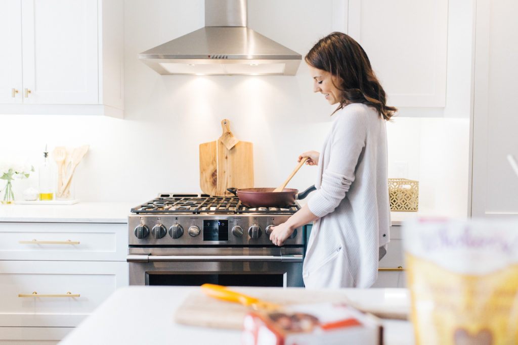 This year my new year's resolution isn't a list, it's a theme. Find out why 2018 is going to be my best year yet and what intentions I have set up to make sure I achieve it.