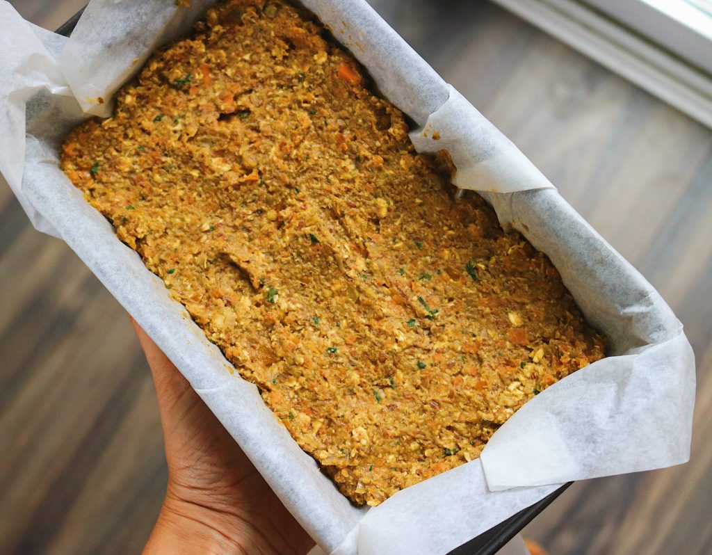 The best lentil vegan meatloaf recipe you will ever make. This recipe is gluten-free, vegan and super easy! Enjoy it for Thanksgiving or Christmas.v