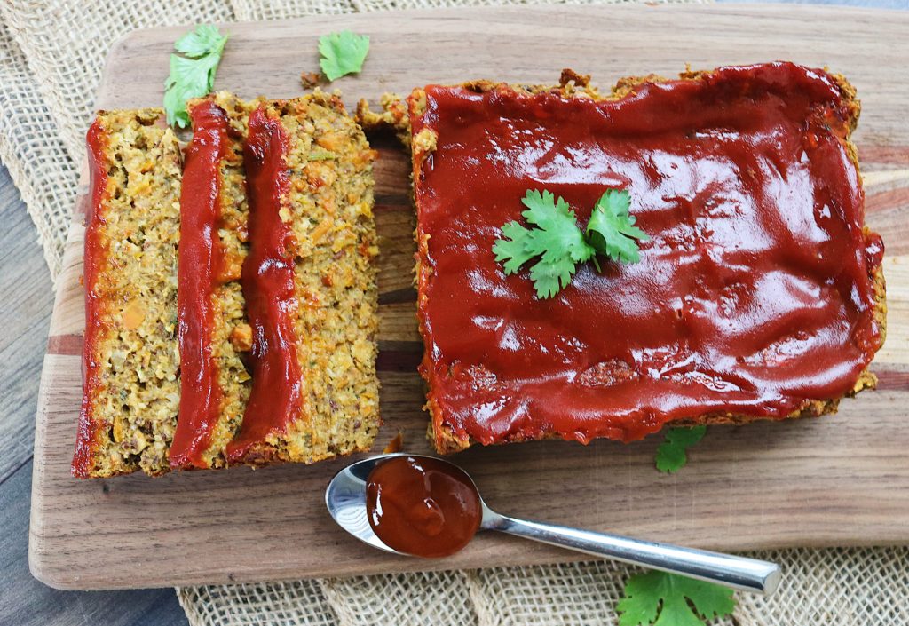 The best lentil vegan meatloaf recipe you will ever make. This recipe is gluten-free, vegan and super easy! Enjoy it for Thanksgiving or Christmas.
