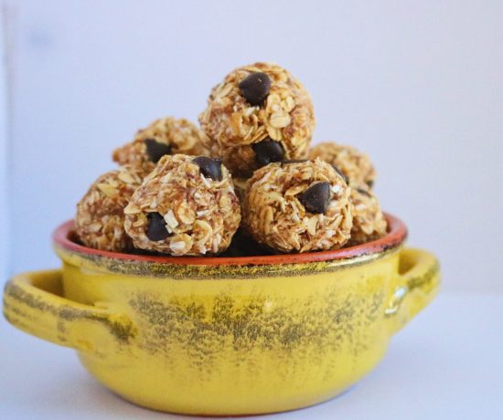 These healthy no-bake lactation balls are just as easy to make as they are to eat. Vegan and gluten-free. No brewers yeast required!