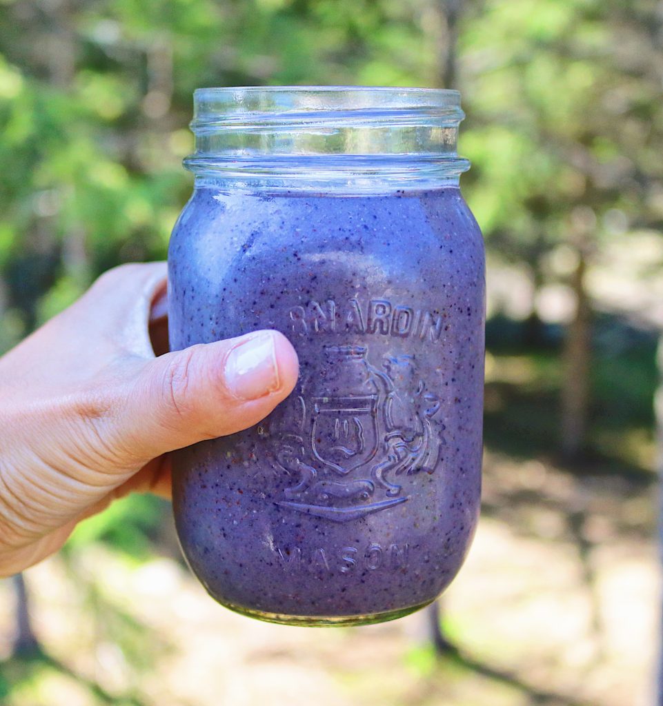 This simple fertility smoothie doesn't include any fancy ingredients but is based on what your body needs like healthy fats, and fruits and veggies.
